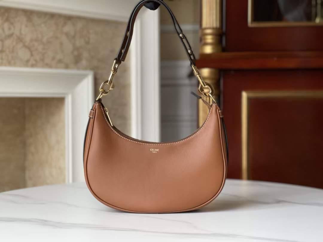 Trend Alaçatı Stili Women's Vanilla Chain And Shoulder Strap Half Moon Faux  Leather Bag ALC-A2667 - Trendyol